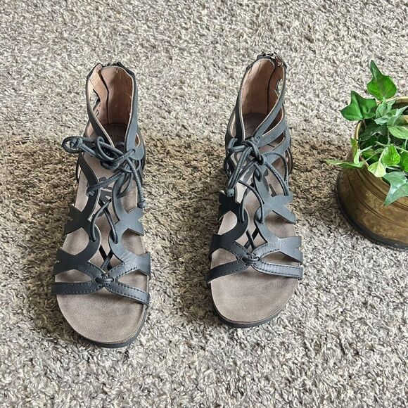 OTBT Nomadic Sandal Size US 6.5 M Black Leather Wedge Heel Lace-Up Strappy New - Picture 2 of 11